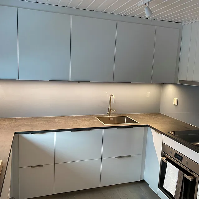 Glassvegger på kjøkken